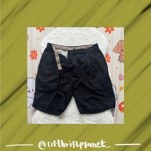 Tommy Bahama black shorts
With detail on the back🤍